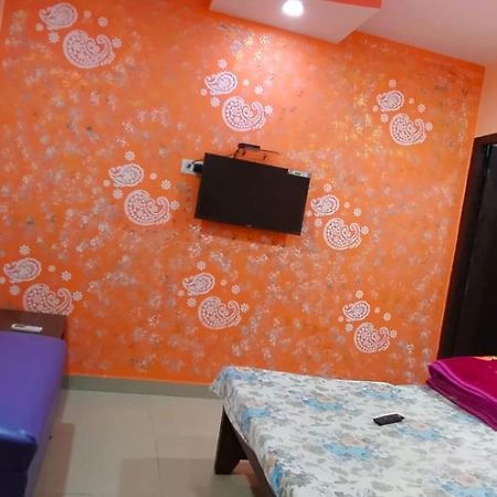 Hotel Atithi Galaxy Kanpur Buitenkant foto