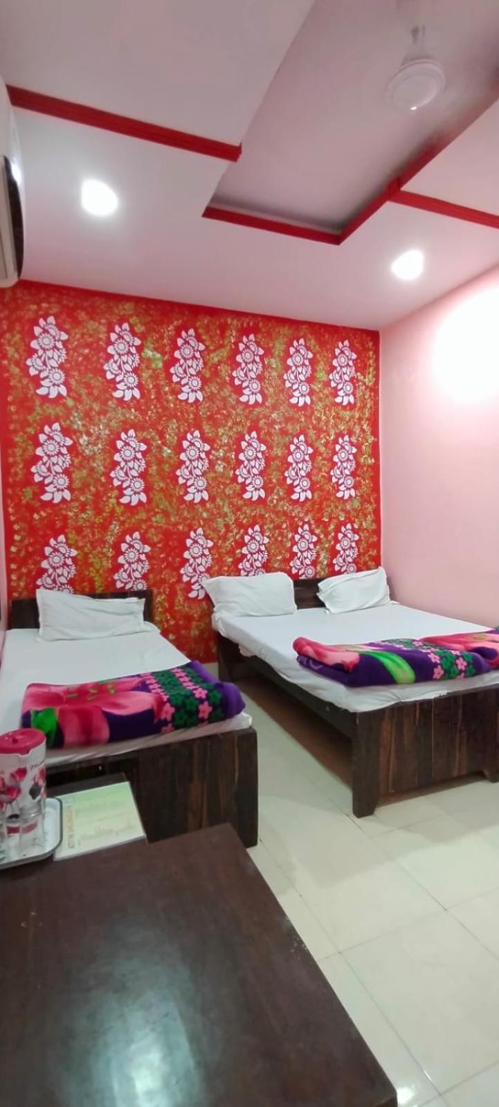 Hotel Atithi Galaxy Kanpur Buitenkant foto