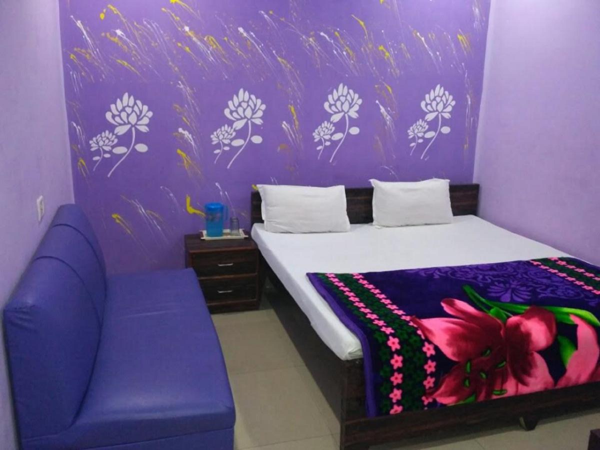 Hotel Atithi Galaxy Kanpur Buitenkant foto