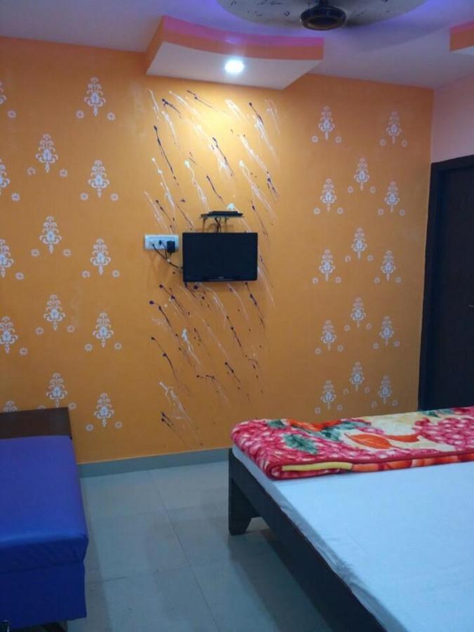 Hotel Atithi Galaxy Kanpur Buitenkant foto