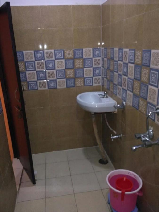 Hotel Atithi Galaxy Kanpur Buitenkant foto