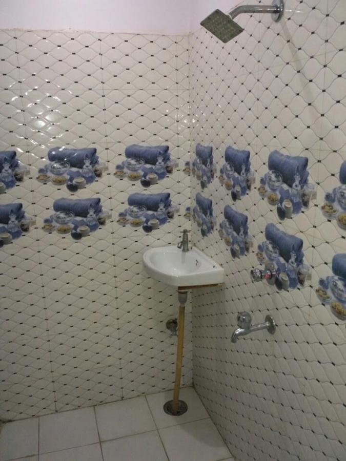 Hotel Atithi Galaxy Kanpur Buitenkant foto