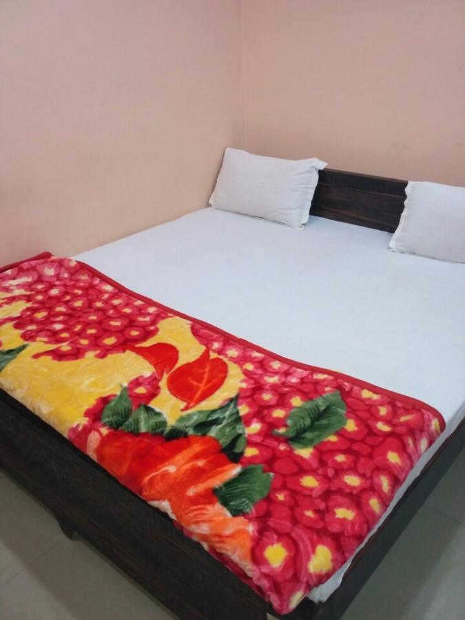 Hotel Atithi Galaxy Kanpur Buitenkant foto