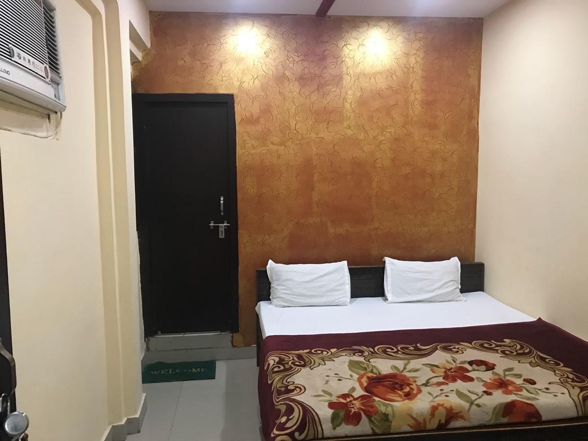 Hotel Atithi Galaxy Kanpur Buitenkant foto