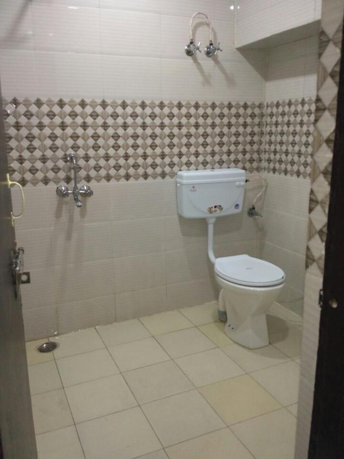 Hotel Atithi Galaxy Kanpur Buitenkant foto